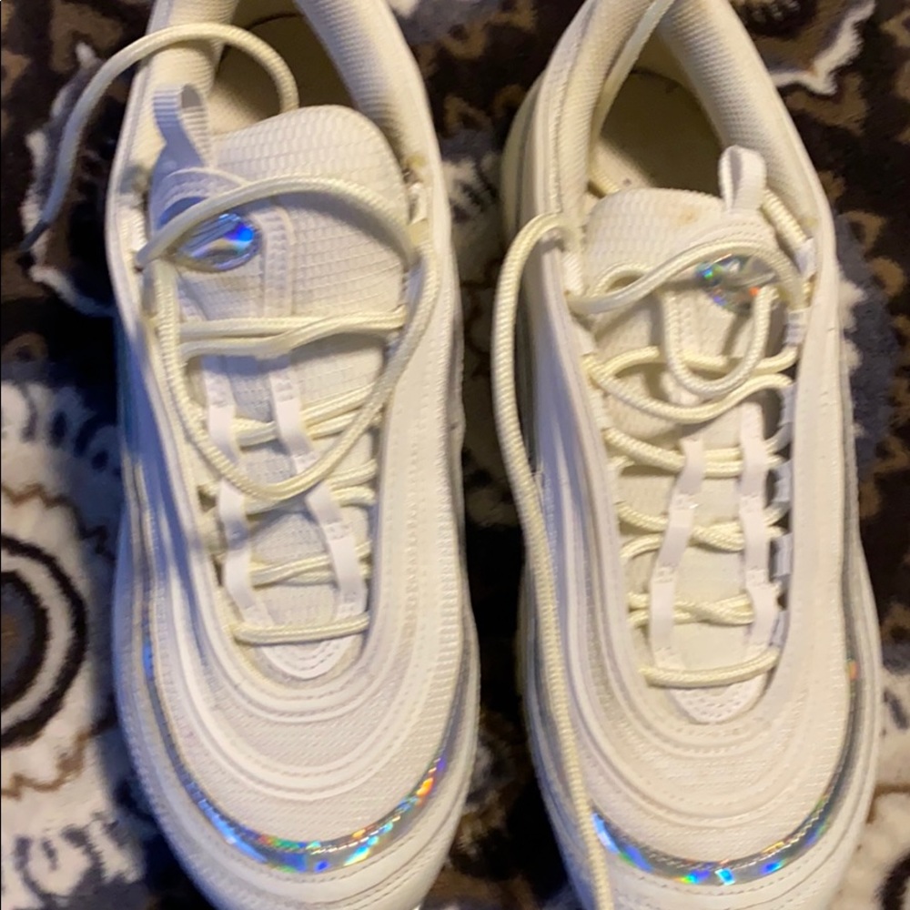 Sneakers - Picture 2 of 3